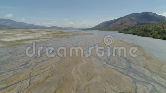 卢松菲律宾干旱河景观视频的预览图