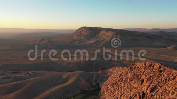 NV红岩峡谷的壮观景观鸟瞰视频的预览图