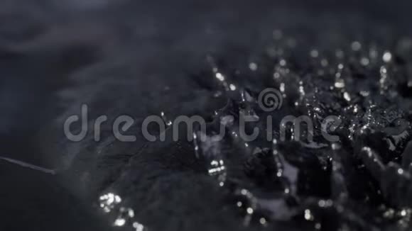 铁流体背景元素视频的预览图
