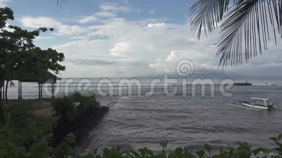 热带度假胜地海滩全景印度尼西亚巴厘岛视频的预览图