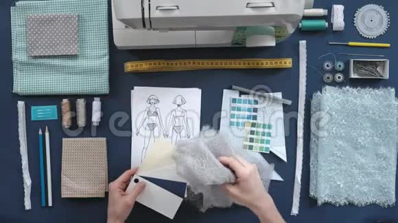 桌面女裁缝设计师内衣顶景紫色背景视频的预览图