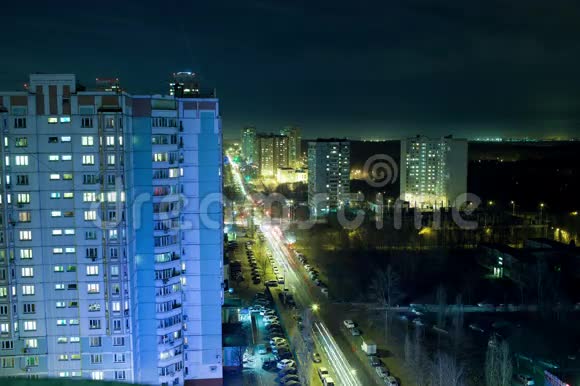 城市夜间生活的时间视频的预览图