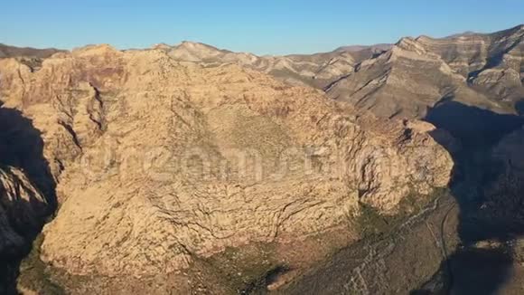 内华达州红岩峡谷的壮观景色视频的预览图