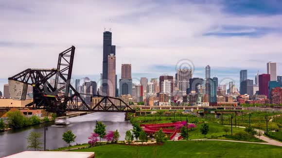 芝加哥伊利诺伊州美国公园和天际线视频的预览图