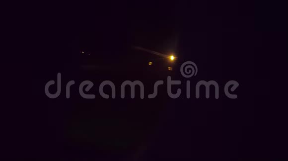飞机飞机飞行的概念飞机晚上在机场跑道起飞的生活方式窗外的景色视频的预览图