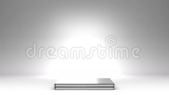 白色文本空间笔记本电脑前视图视频的预览图