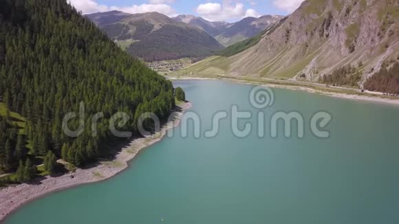 利维尼奥湖是一个高山人工湖意大利阿尔卑斯山意大利视频的预览图