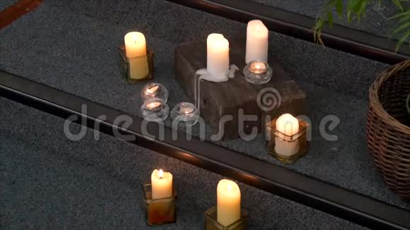 用于葬礼的花和蜡烛视频的预览图
