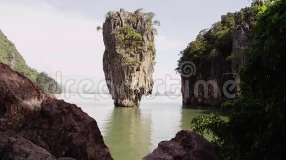 海上美丽的岛屿视频的预览图