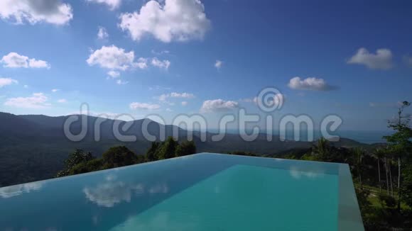 海景无限游泳池视频的预览图