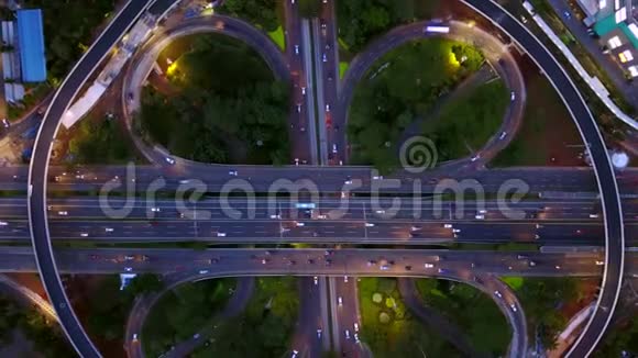 Semanggi公路交叉口夜景视频的预览图