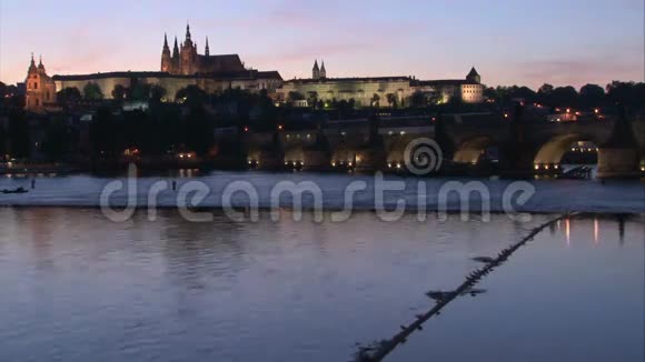 布拉格城堡日落全景视频的预览图