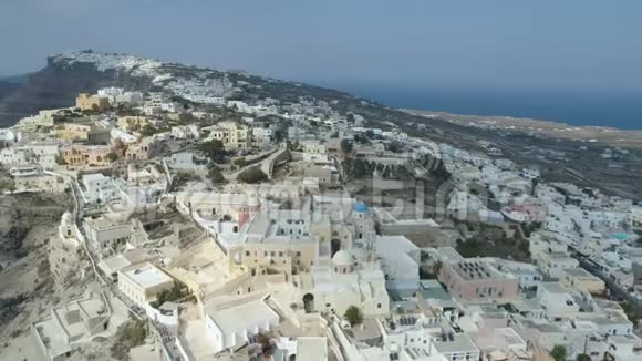 著名希腊度假胜地蒂拉的鸟瞰图视频的预览图