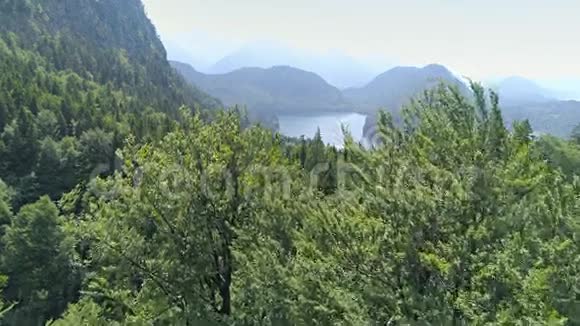 德国巴伐利亚湖谷山脉视频的预览图