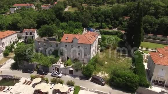 别墅在卢塔村黑山科托尔湾阿德尔视频的预览图