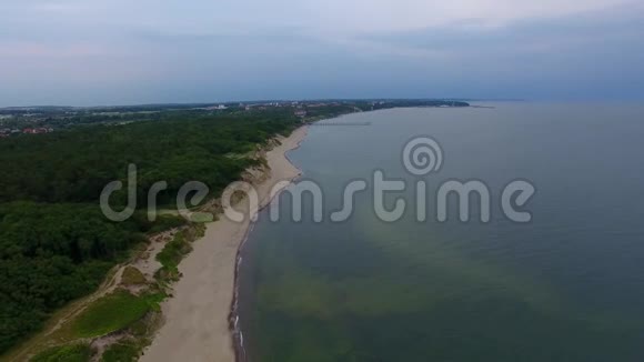 波罗的海沿岸俯视视频的预览图