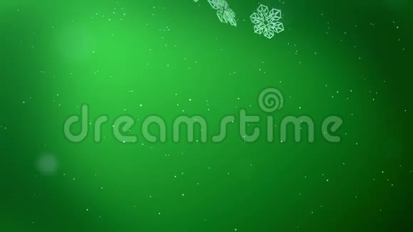 美丽的三维雪花漂浮在空气中的绿色背景用作圣诞新年贺卡或冬季动画视频的预览图