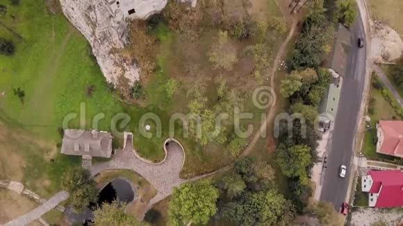 罗马尼亚布兰城堡鸟瞰图视频的预览图