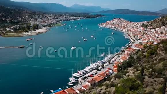 爱琴海波罗岛海港的鸟瞰图视频的预览图
