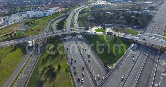 城市公路航拍视频的预览图