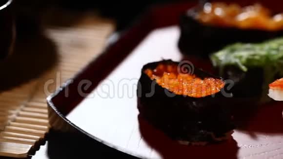 寿司日本传统美食视频的预览图