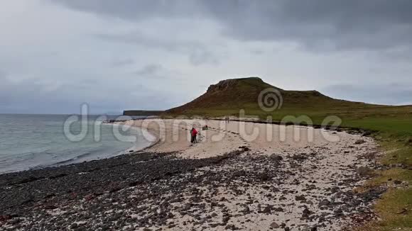 斯凯岛的克拉根珊瑚海滩苏格兰视频的预览图