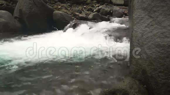 山溪河视频的预览图