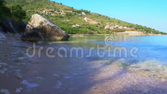希腊凯法洛尼亚岛的奥林皮亚海滩视频的预览图