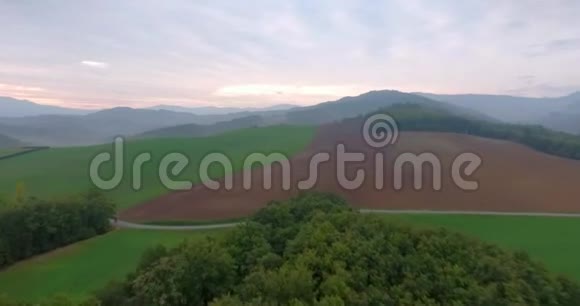 乡村航空景观视频的预览图
