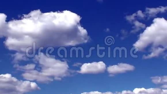 时间流逝的云彩和蓝天高清视频的预览图