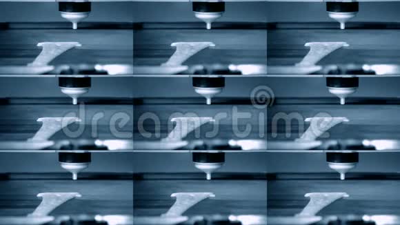 3D打印机打印薄煎饼与液体面团不同形状的特写视频的预览图