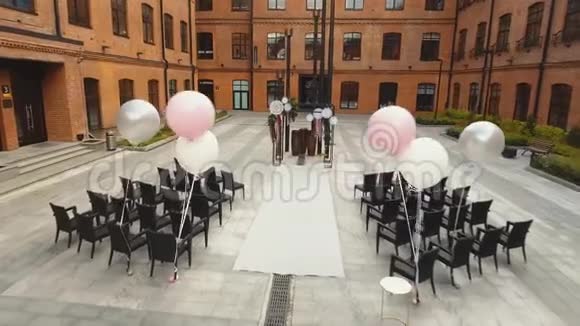 婚礼拱门视频的预览图