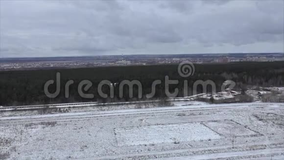 俄罗斯Perm2015年10月31日冬季景观视频的预览图