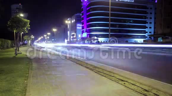 迪拜街在夜间消失视频的预览图