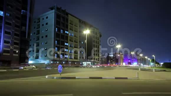 迪拜街在夜间消失视频的预览图