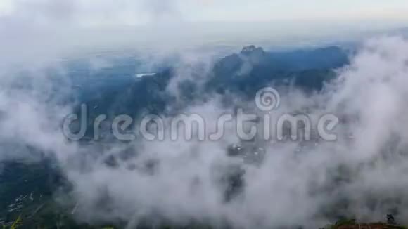 高山上的雾海视频的预览图