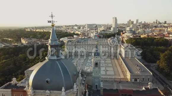 马德里的皇家宫殿视频的预览图