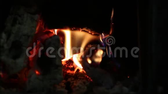 火和余烬视频的预览图