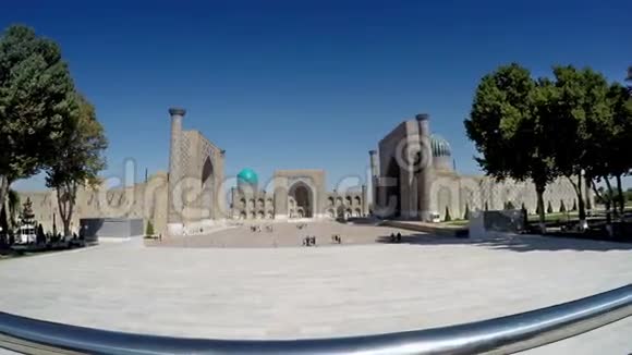 乌兹别克斯坦撒马尔罕的里吉斯坦广场视频的预览图