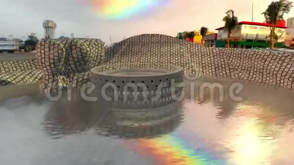 一座铺着瓷砖的游泳池上的罗马体育馆视频的预览图