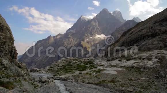 法国阿尔卑斯山的山峰埃克林斯视频的预览图