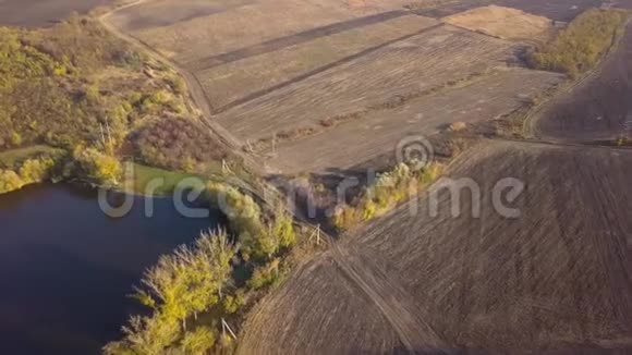 飞越农业耕地视频的预览图