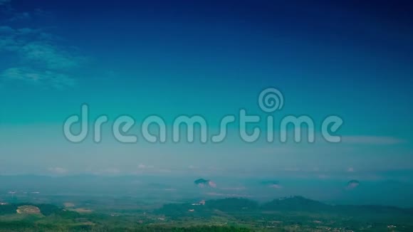 从马来西亚Perlis的山丘上消失的美好时光视频的预览图