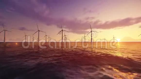 风力发电厂在黄昏时在海上旋转叶片视频的预览图