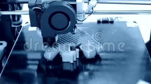 全自动三维3D打印机执行塑料视频的预览图