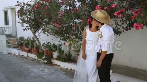 新婚快乐的蜜月视频的预览图