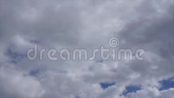 天空带云的风景季节视频的预览图