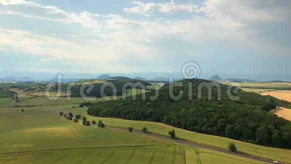在波希米亚中部高地的西科夫山上视频的预览图