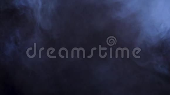 黑色背景下的抽象烟云视频的预览图