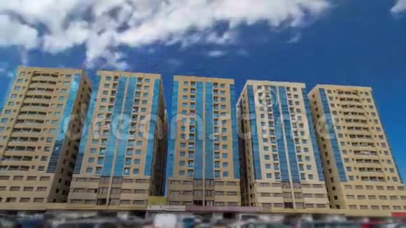 现代新塔在阿治曼延时超移阿治曼的城市景观视频的预览图